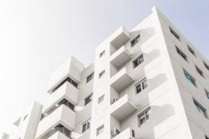 kelebihan tinggal di apartemen