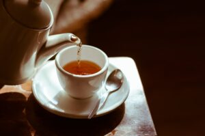menikmati teh
