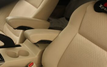 Armrest jok mobil